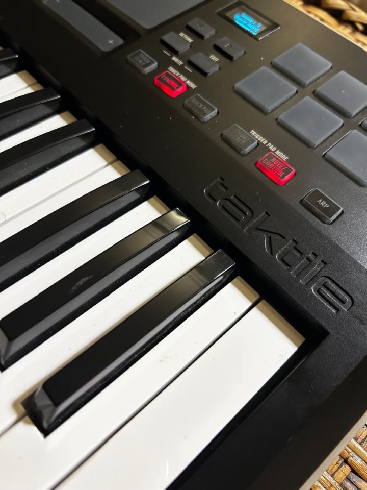 KORG TAKTILE-25