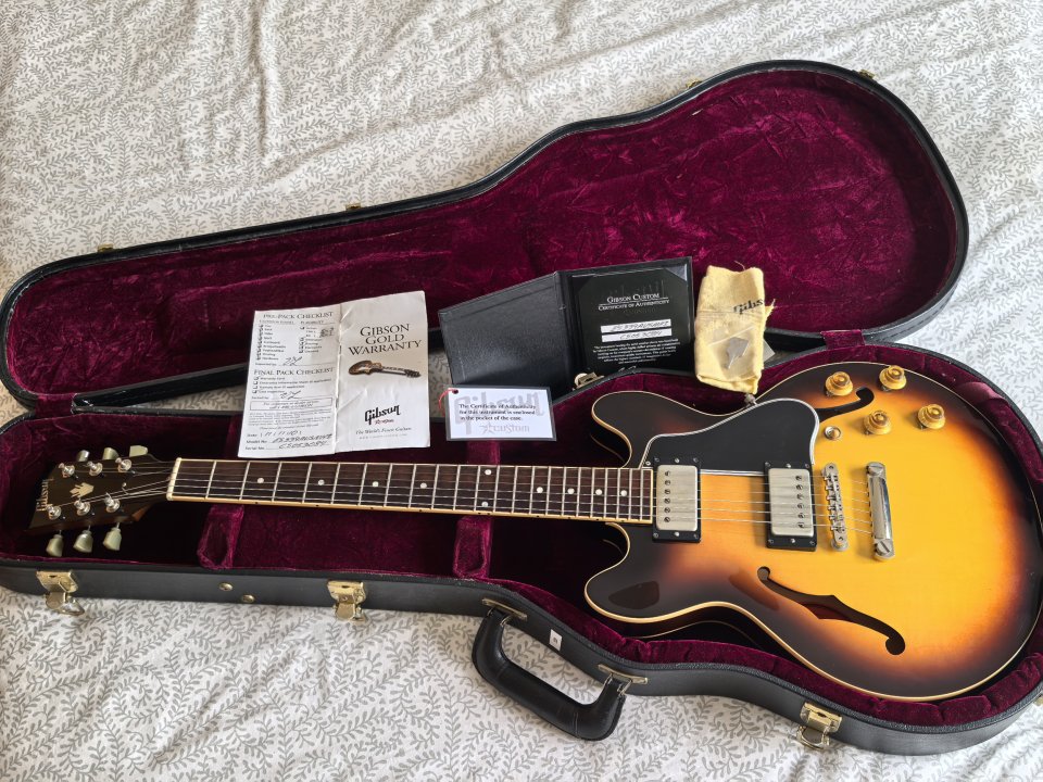 Gibson ES339 Custom Shop 2012 de segunda mano · Foto 1 de 10 · Madrid · 2400 €