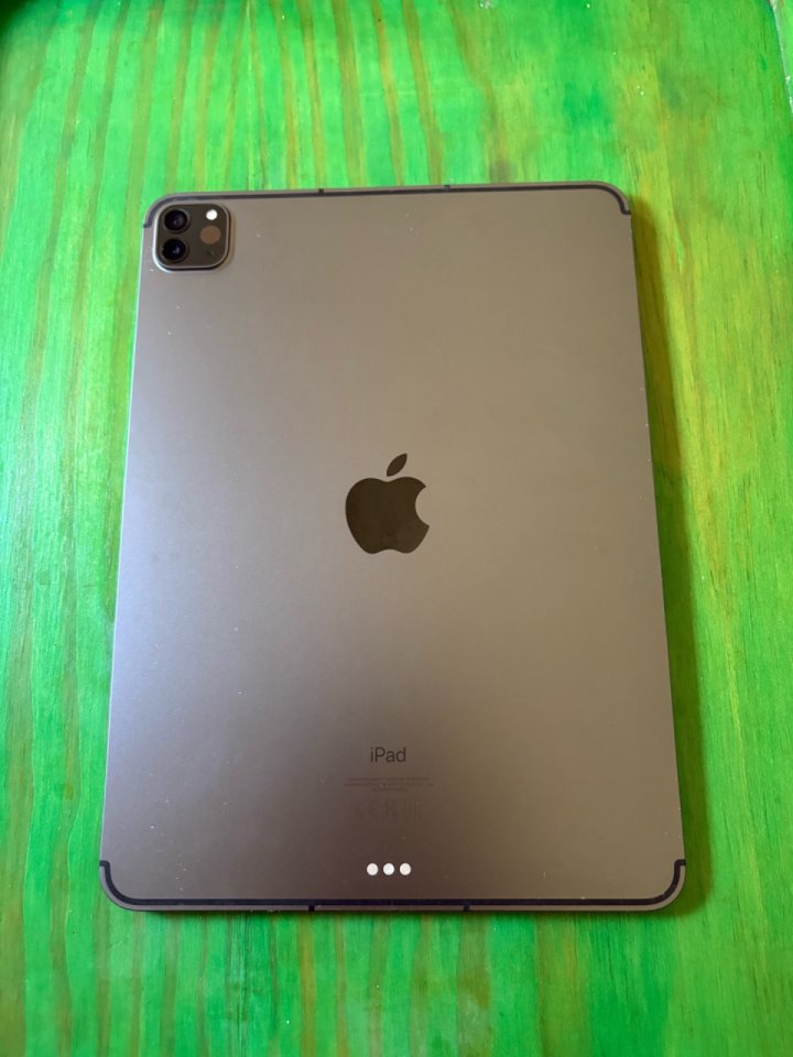 IPAD PRO 3ª GENERACION de segunda mano · Foto 1 de 4 · Murcia · 490 €