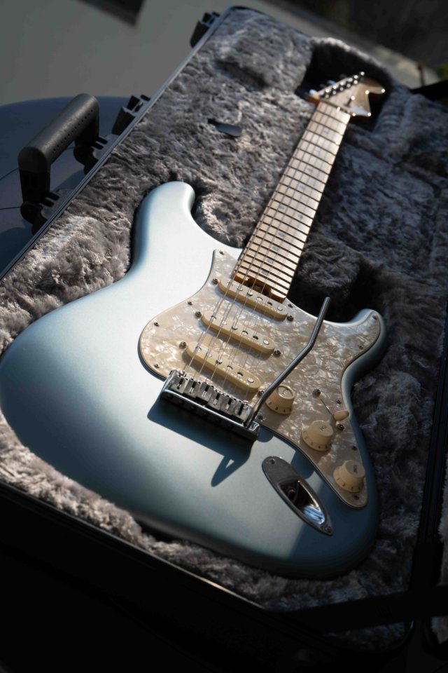Fender American Elite Stratocaster MN Satin IBM de segunda mano · Foto 1 de 5 · Málaga · 1900 €