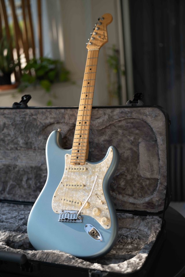 Fender American Elite Stratocaster MN Satin IBM de segunda mano · Foto 2 de 5 · Málaga · 1900 €