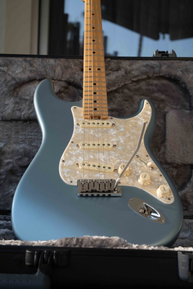 Fender American Elite Stratocaster MN Satin IBM de segunda mano · Foto 3 de 5 · Málaga · 1900 €