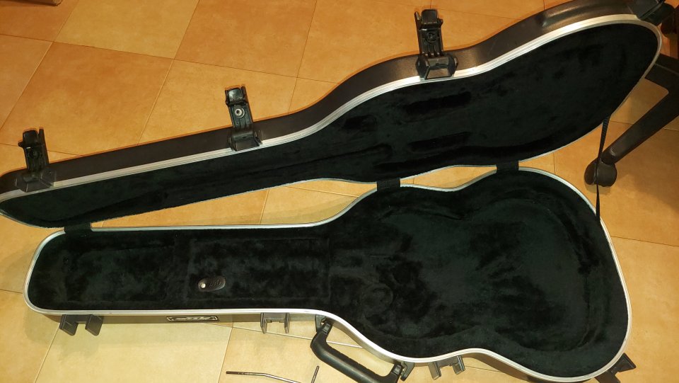 Estuche guitarra skb