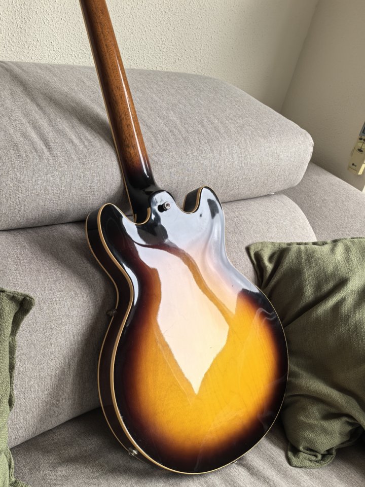 Gibson ES339 Custom Shop 2012 de segunda mano · Foto 9 de 10 · Madrid · 2400 €