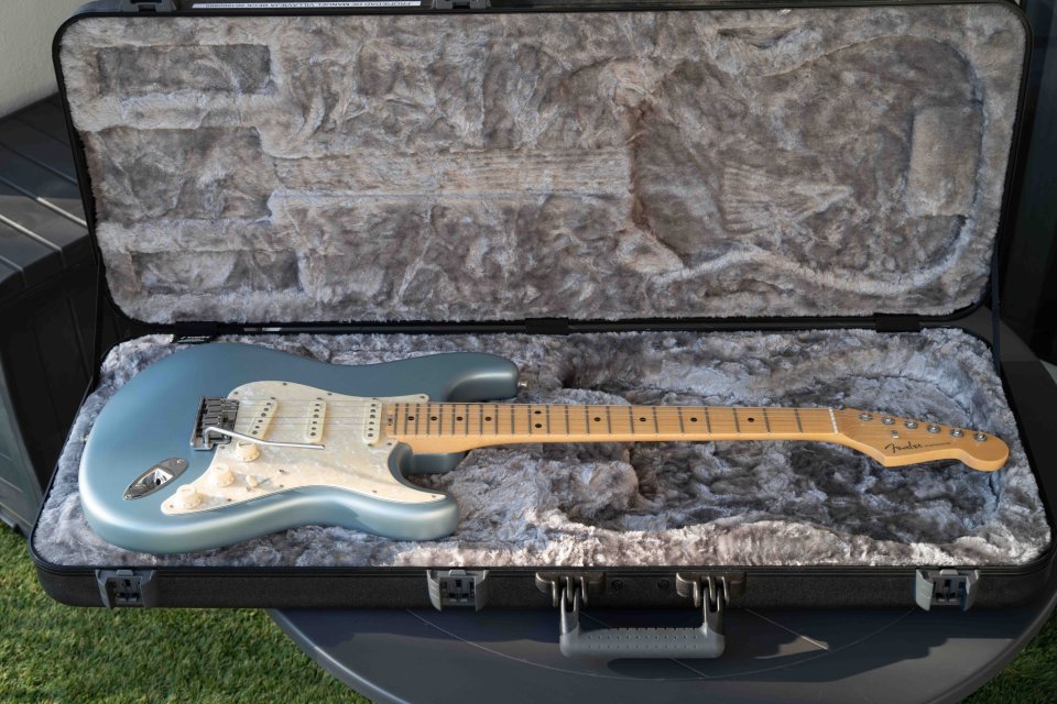 Fender American Elite Stratocaster MN Satin IBM de segunda mano · Foto 4 de 5 · Málaga · 1900 €
