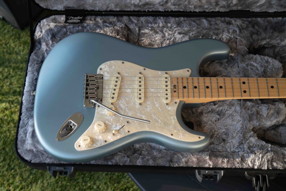 Fender American Elite Stratocaster MN Satin IBM de segunda mano · Foto 5 de 5 · Málaga · 1900 €