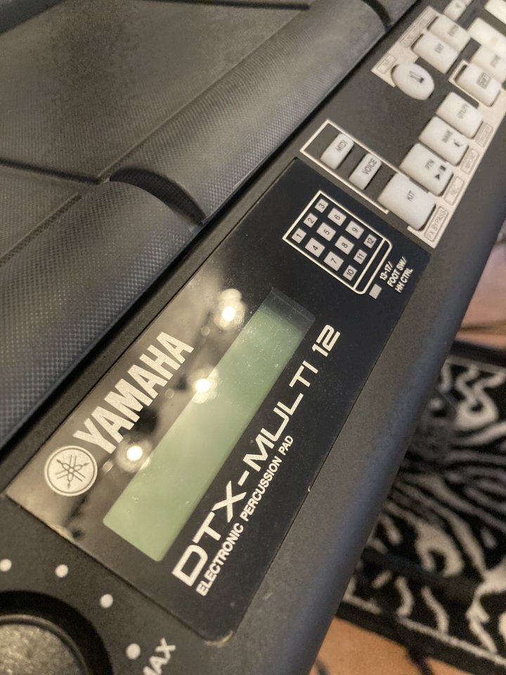 Yamaha DTX- multi 12 pad de segunda mano · Foto 1 de 9 · Alicante · 375 €