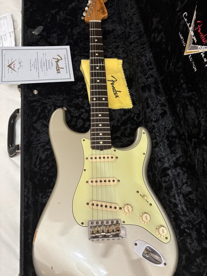Guitarra fender stratocaster custom shop relic ed limitada de segunda mano · Foto 1 de 10 · Illes Balears · 3900 €
