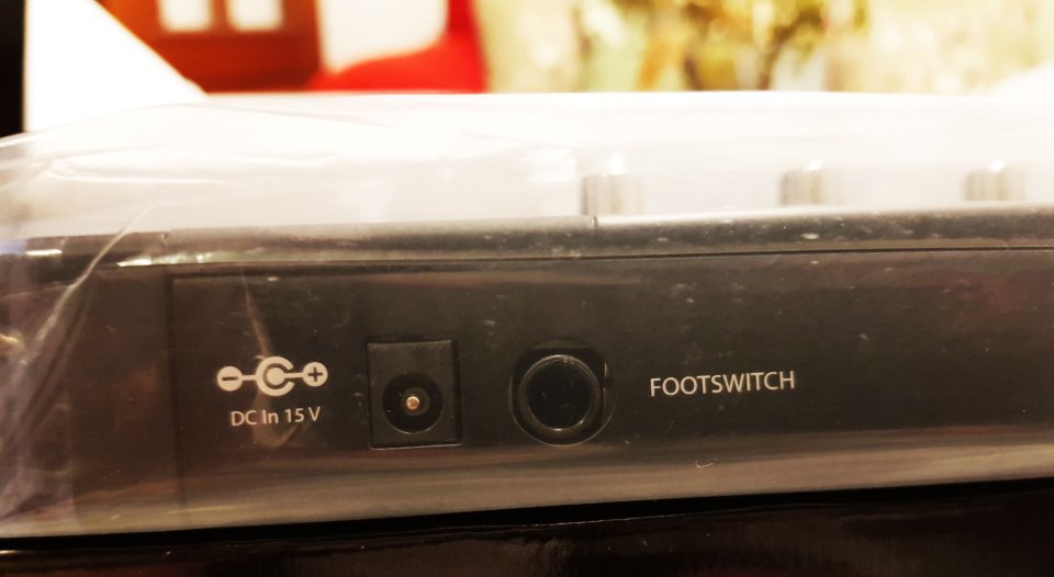 AVID ARTIST MIX. Superficie de Control Audio Profesional de segunda mano · Foto 4 de 10 · Sevilla · 550 €