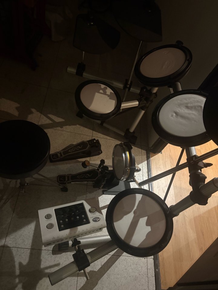 Batería eléctrica tribal