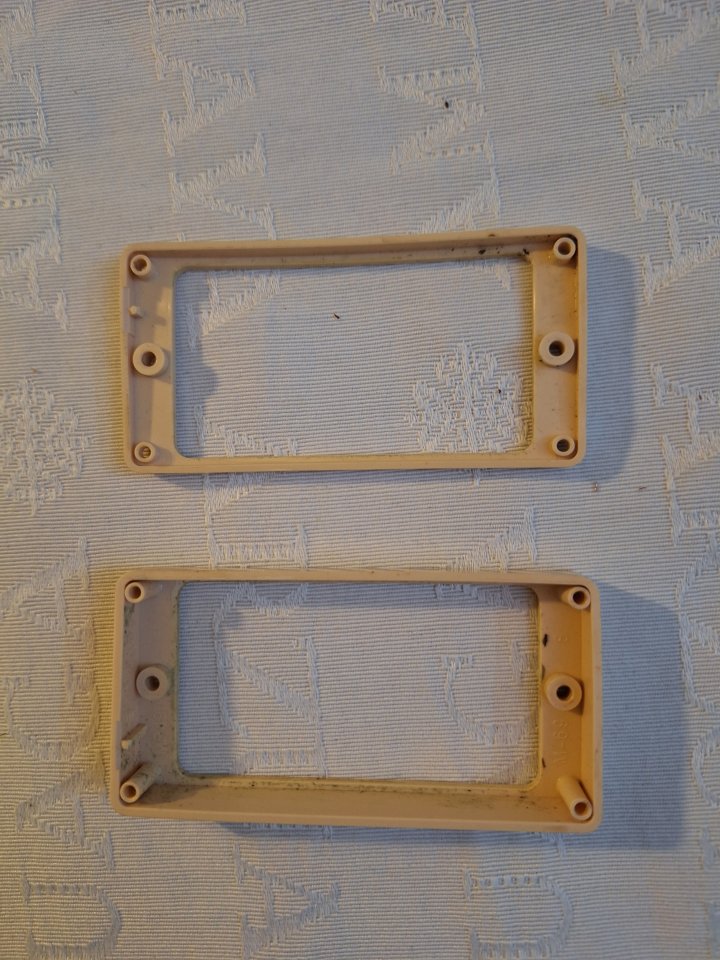 Marcos para pastillas humbucker color crema