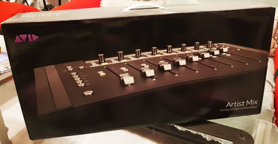 AVID ARTIST MIX. Superficie de Control Audio Profesional de segunda mano · Foto 9 de 10 · Sevilla · 550 €