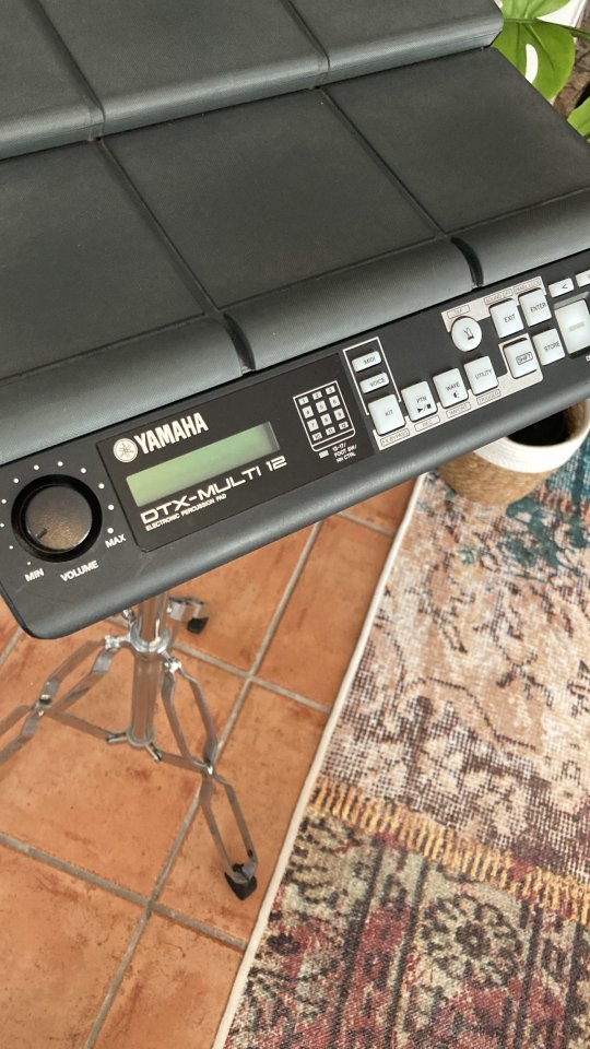 Yamaha DTX- multi 12 pad de segunda mano · Foto 8 de 9 · Alicante · 375 €