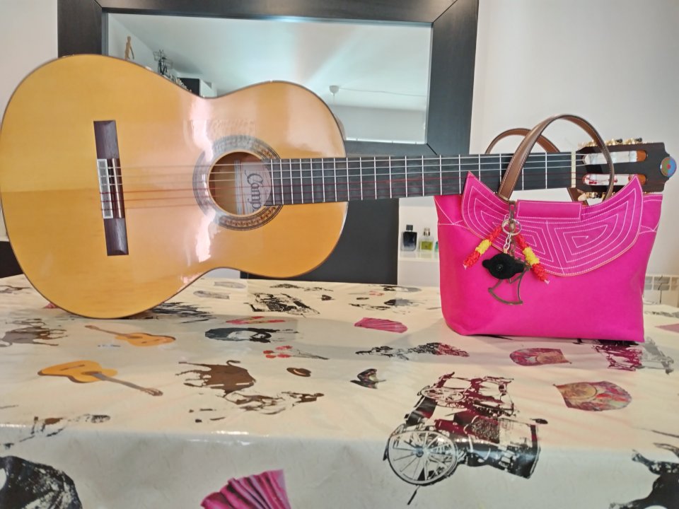 Guitarra camps de segunda mano · Foto 1 de 10 · Barcelona · 375 €