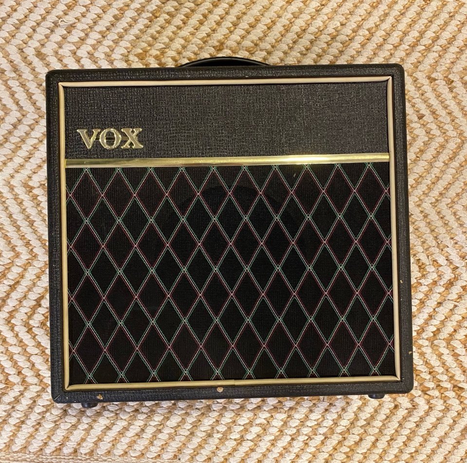 Vox Pathfinder 15r de segunda mano · Foto 2 de 3 · Madrid · 150 €