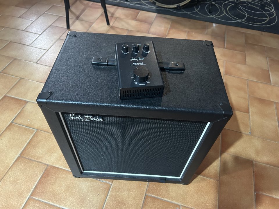 Pantalla Harley Benton G112Plus + Etapa GPA-100 de segunda mano · Foto 1 de 6 · Huelva · 130 €