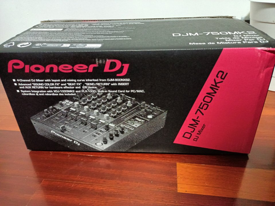 Mesa DJ Pioneer DJM-750MK2 Seminueva Con Garantia
