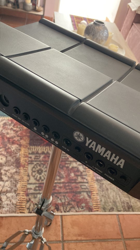 Yamaha DTX- multi 12 pad de segunda mano · Foto 9 de 9 · Alicante · 375 €