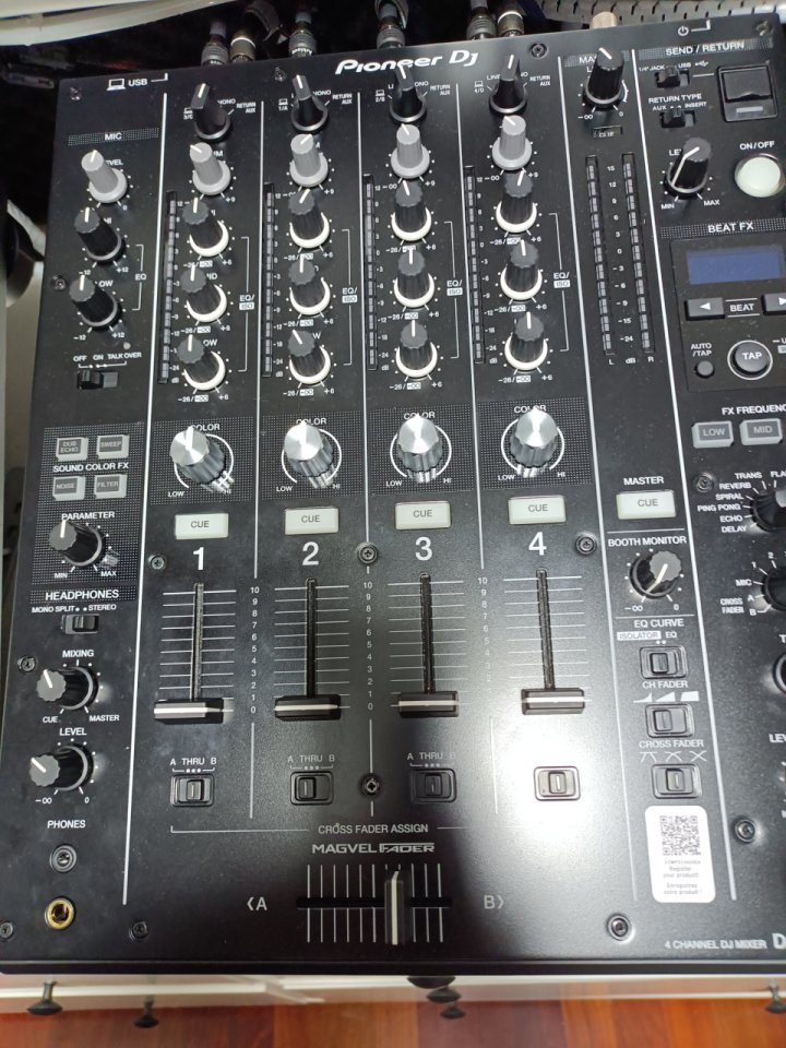 Mesa DJ Pioneer DJM-750MK2 Seminueva Con Garantia