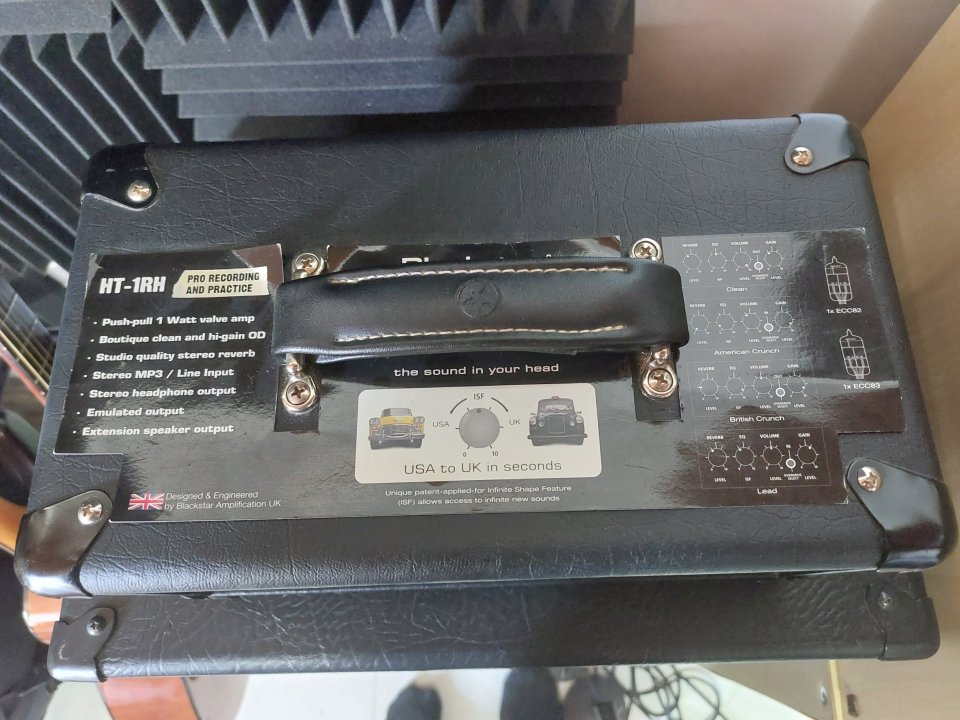 Cabezal Blackstar HT1 valvular de segunda mano · Foto 2 de 5 · A Coruña · 115 €