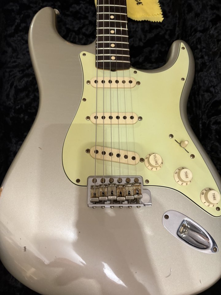 Guitarra fender stratocaster custom shop relic ed limitada de segunda mano · Foto 2 de 10 · Illes Balears · 3900 €