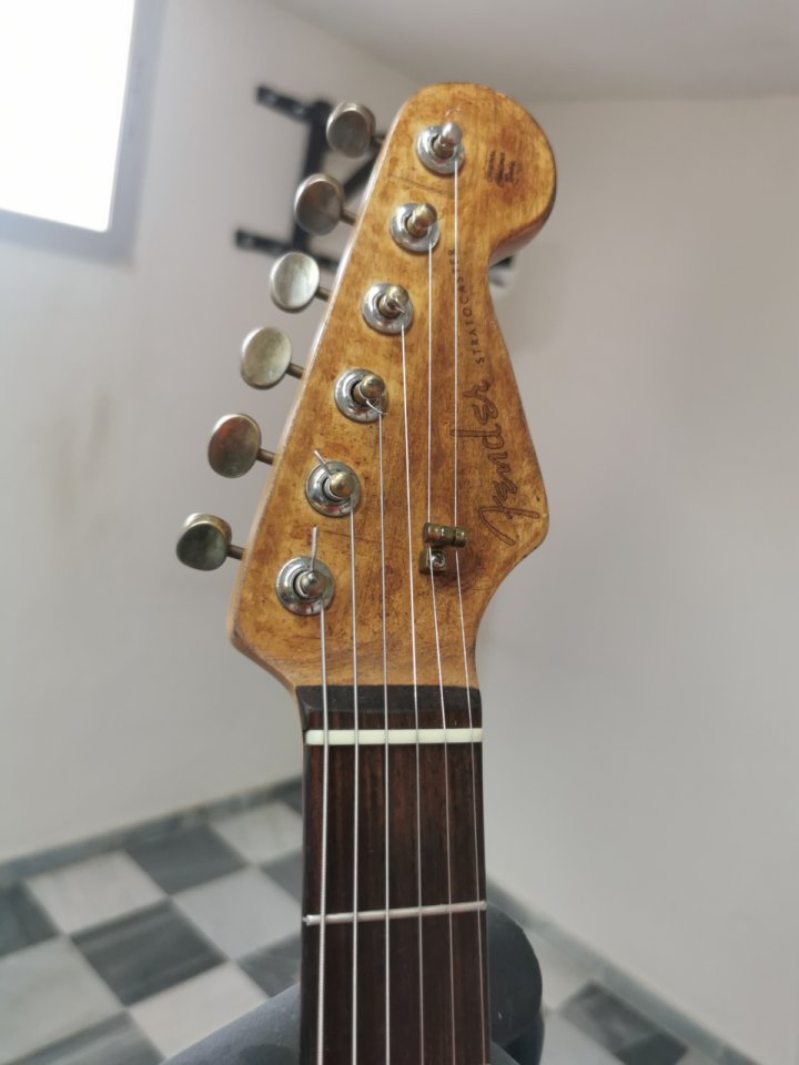 Strato. SRV partscaster. Ligero de segunda mano · Foto 2 de 5 · Granada · 439 €