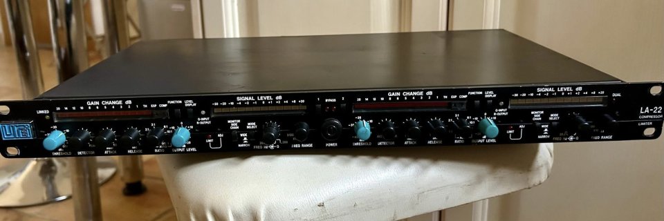 Urei LA-22 2-Channel Compressor / Limiter / Expander 1980 - 1990 de segunda mano · Burgos · 950 €