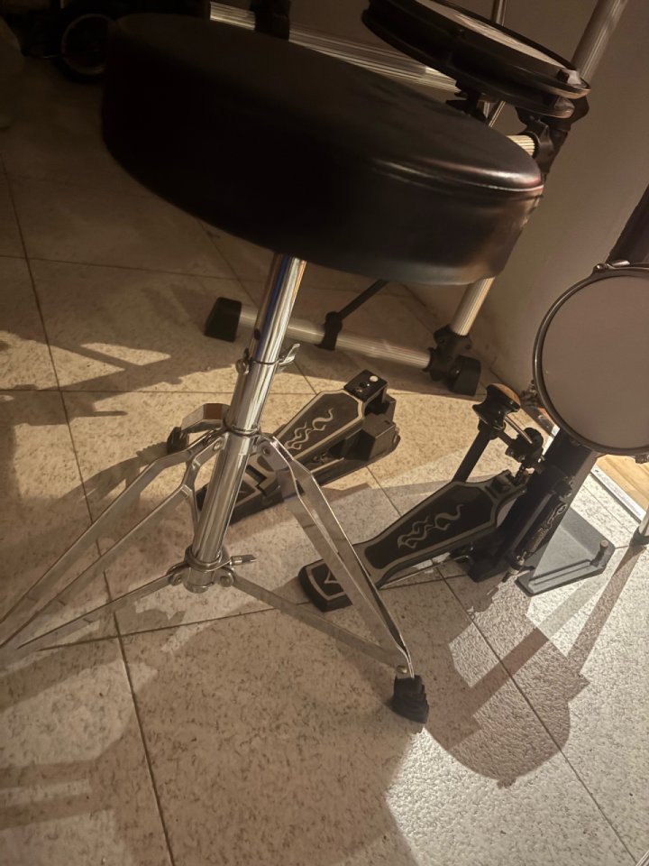 Batería eléctrica tribal