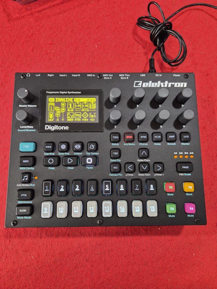 Elektron Digitone + deksaver de segunda mano · Foto 1 de 2 · Girona · 490 €