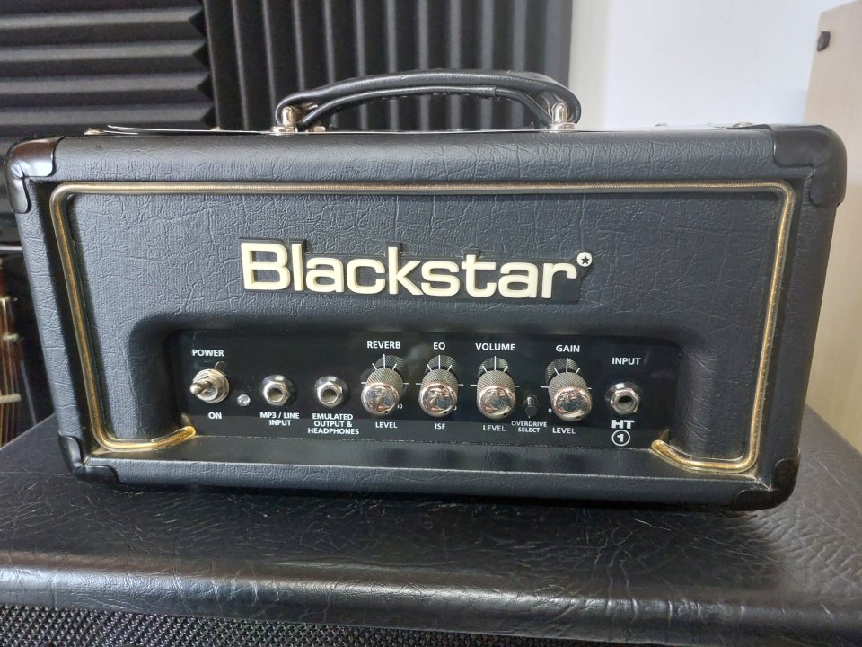 Cabezal Blackstar HT1 valvular de segunda mano · Foto 1 de 5 · A Coruña · 115 €