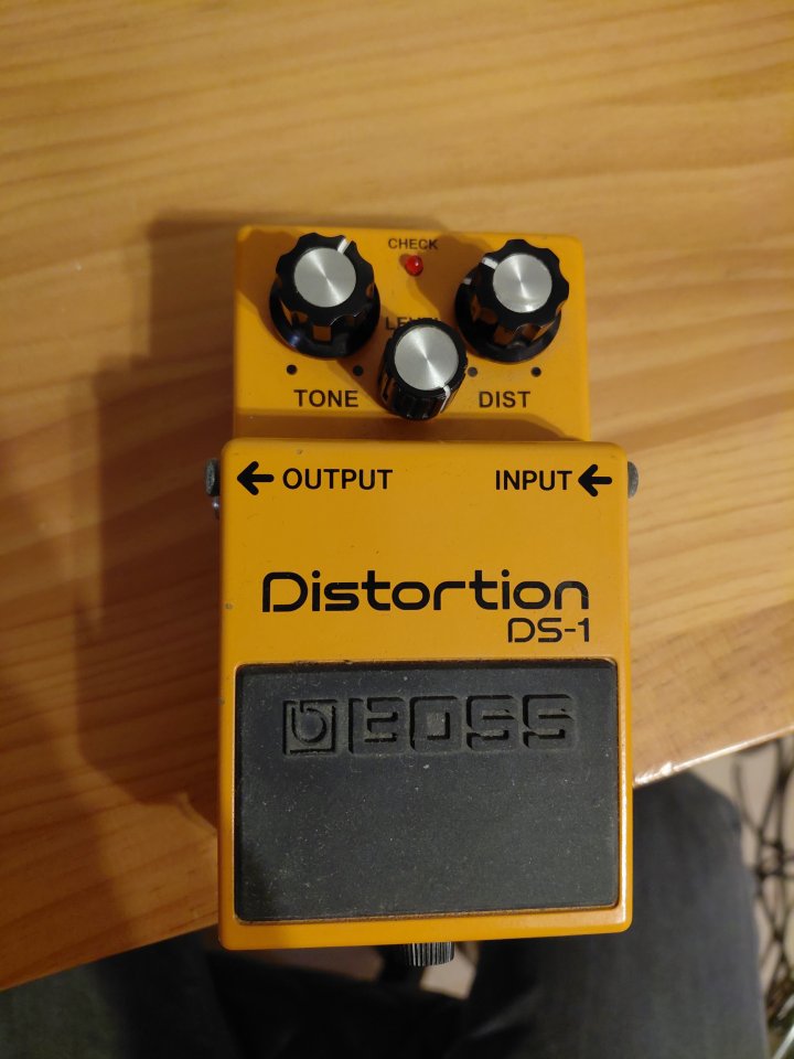 Boss DS-1 pedal de distorsión de segunda mano · Foto 1 de 6 · Valencia · 40 €