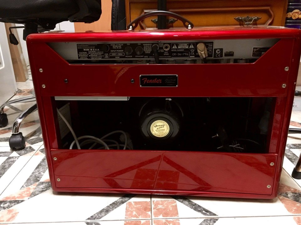 Cambio Fender 65 Deluxe Reverb Paisley Red (Special Edition) Por vox AC 30 de segunda mano · Foto 2 de 4 · Las Palmas