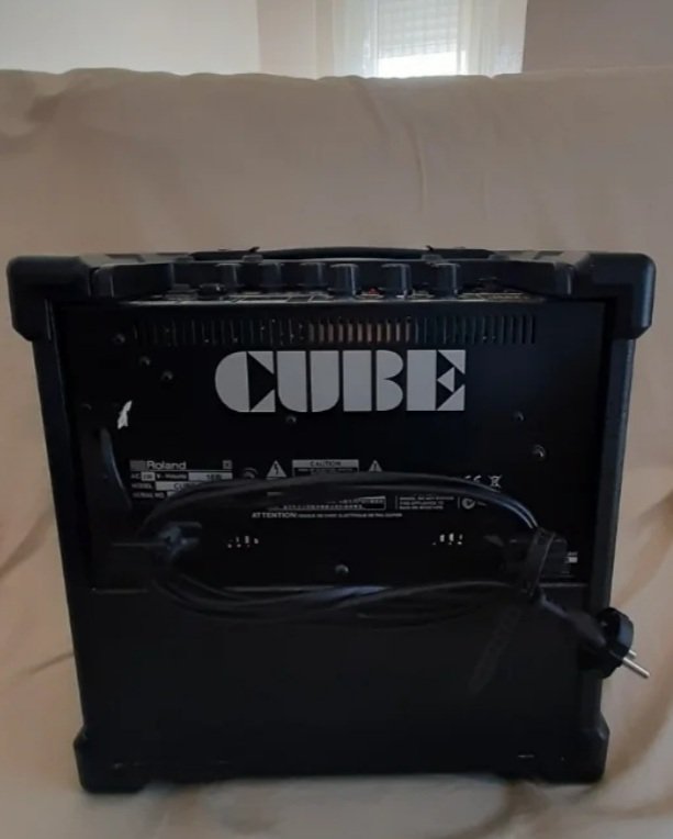 Roland Cube 15 xl de segunda mano · Foto 2 de 5 · Navarra · 85 €