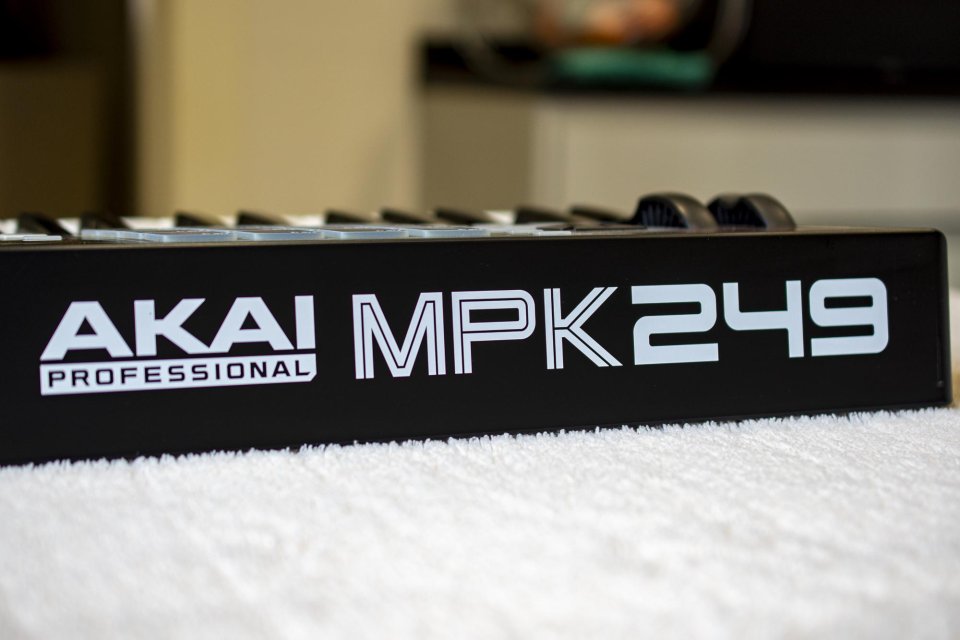 Teclado maestro midi Akai MPK249 de segunda mano · Foto 10 de 10 · Cantabria · 95 €