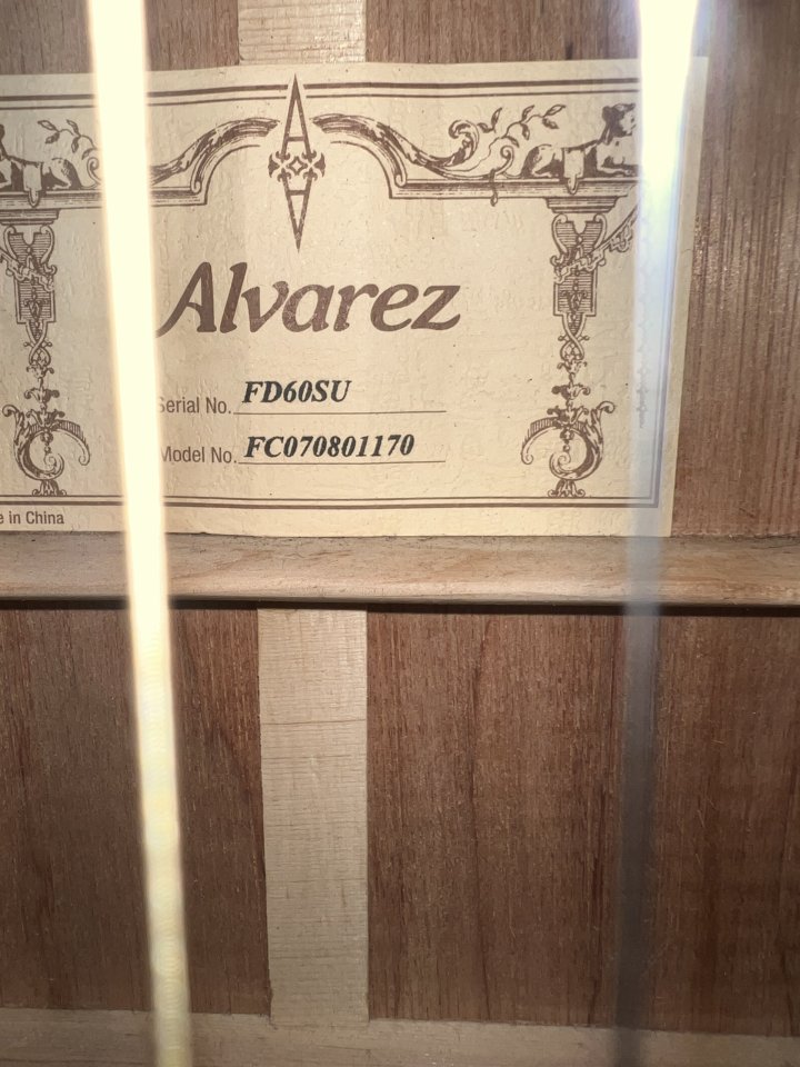 Acústica Álvarez con previo y  estuche