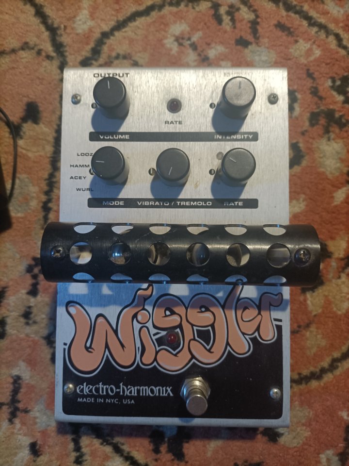 EHX Wiggler  tremolo/vibrato