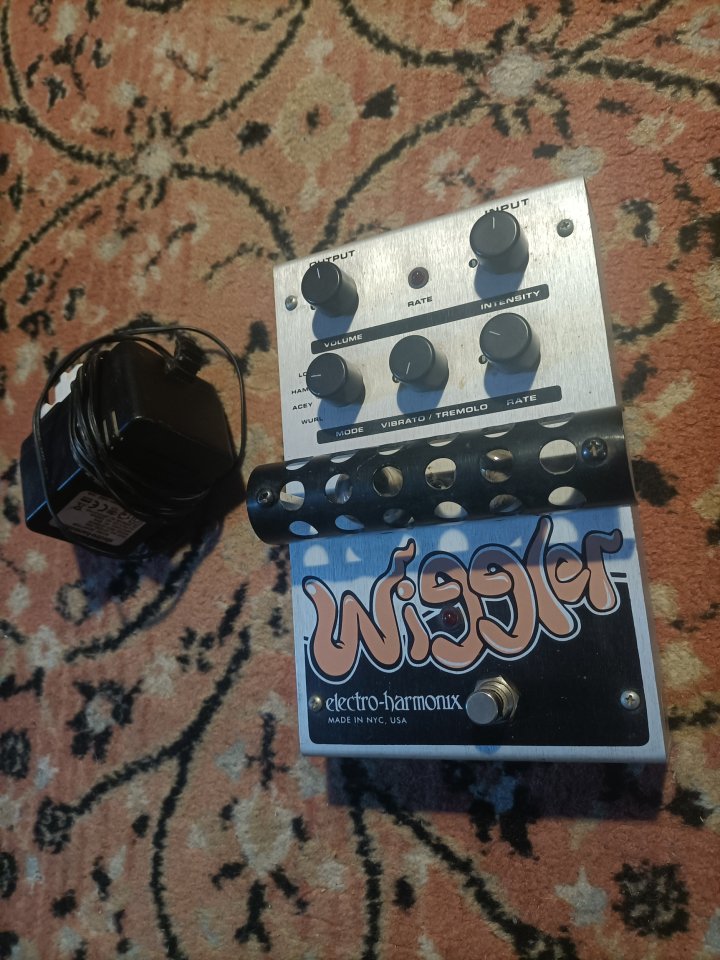 EHX Wiggler  tremolo/vibrato