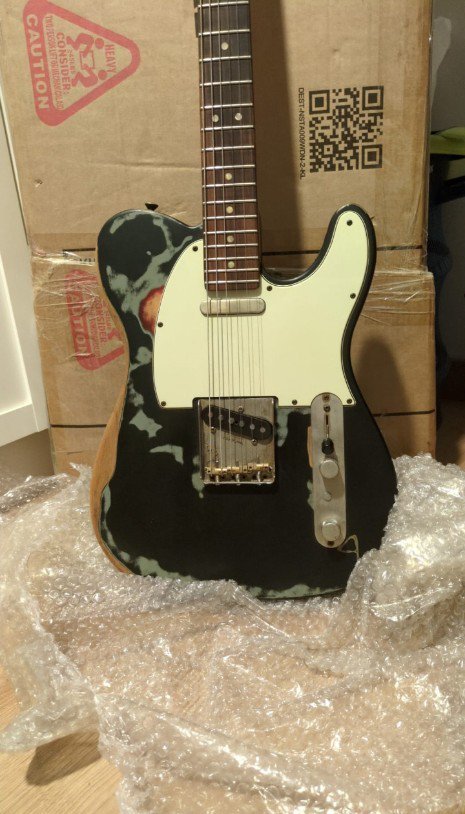 Vendo cuerpo y pastillas de una Fender Telecaster Artist Series Joe Strummer