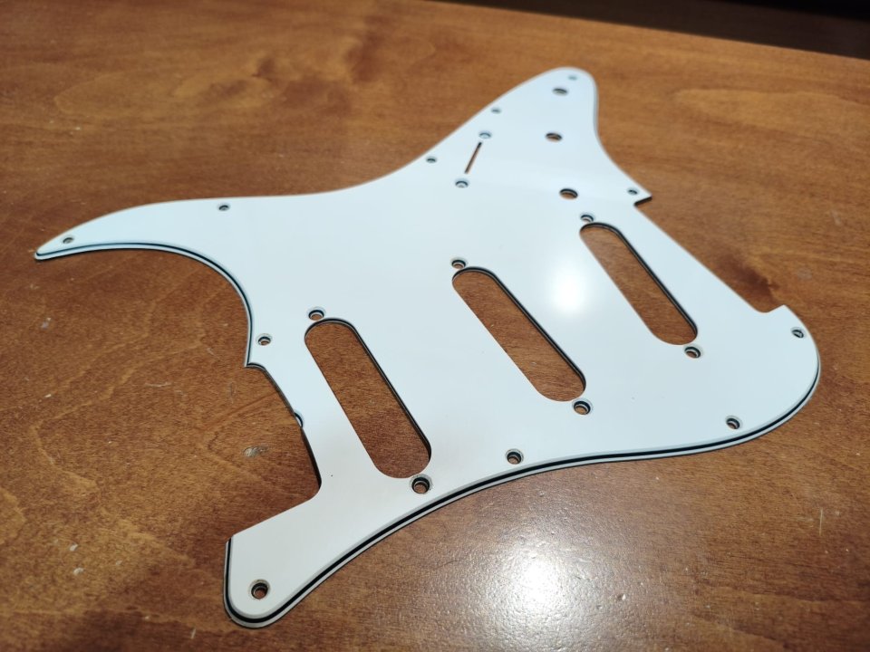 Golpeador Stratocaster