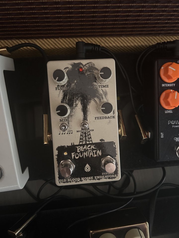 RESERVADO Old Blood Noise Endeavors Black Fountain V3 Delay