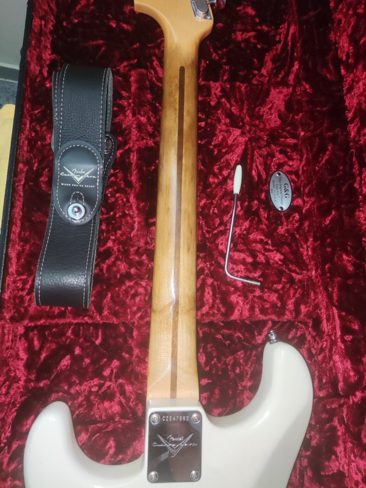 Fender Stratocaster Custom 70s Journeyman Relic MN Aged Firemist Red ( Junio 2020 ) mint