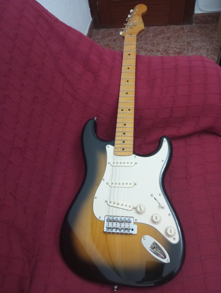 Squier stratocaster classic vibe 50's de segunda mano · Foto 3 de 5 · Córdoba · 350 €