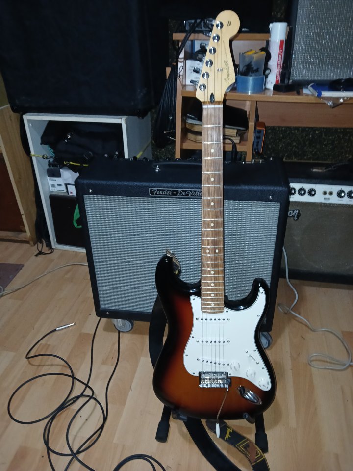 Fender player más Fender Deville