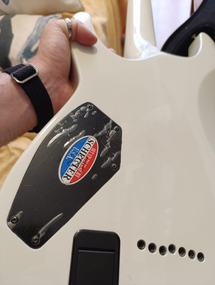 Schecter C7 Hellraiser de segunda mano · Foto 5 de 9 · Madrid · 550 €