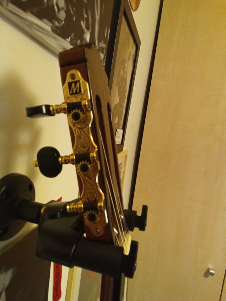 Guitarra Martínez de segunda mano · Foto 4 de 9 · Barcelona · 400 €