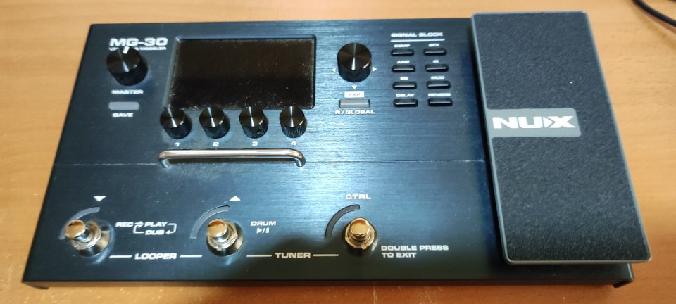 Multiefectos NUX MG 3O con EXTRAS de segunda mano · Foto 1 de 6 · Madrid · 200 €