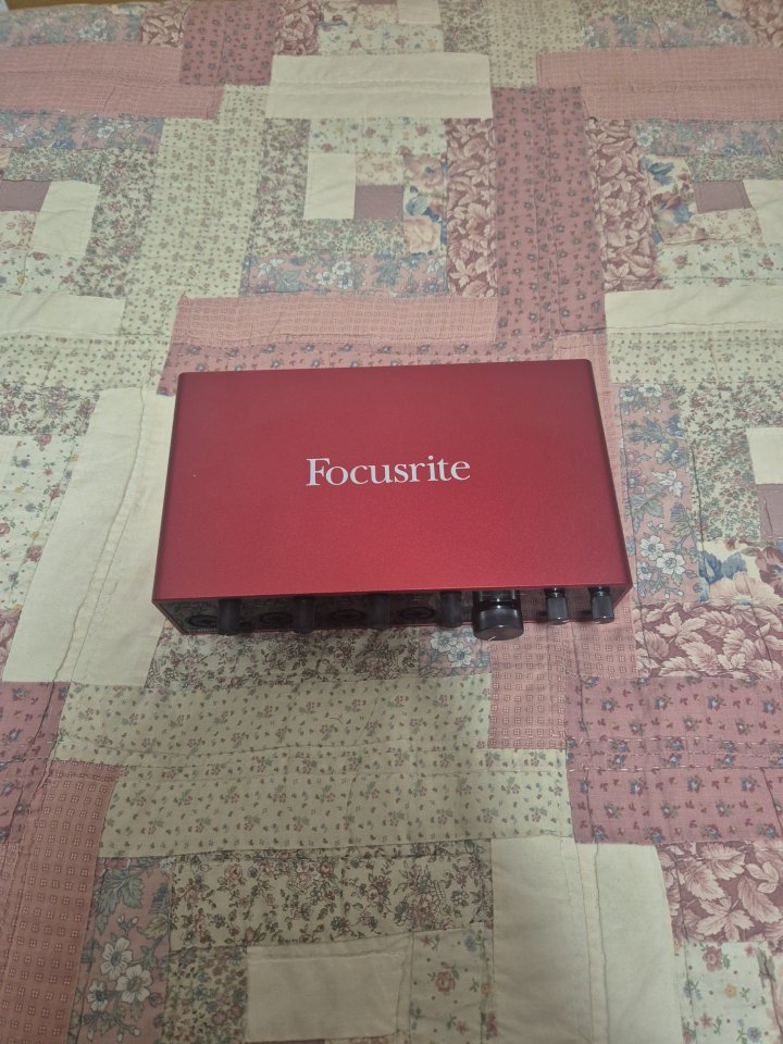 Focusrite Scarlett 18i8 (3rd Gen) de segunda mano · Foto 1 de 4 · Barcelona · 300 €