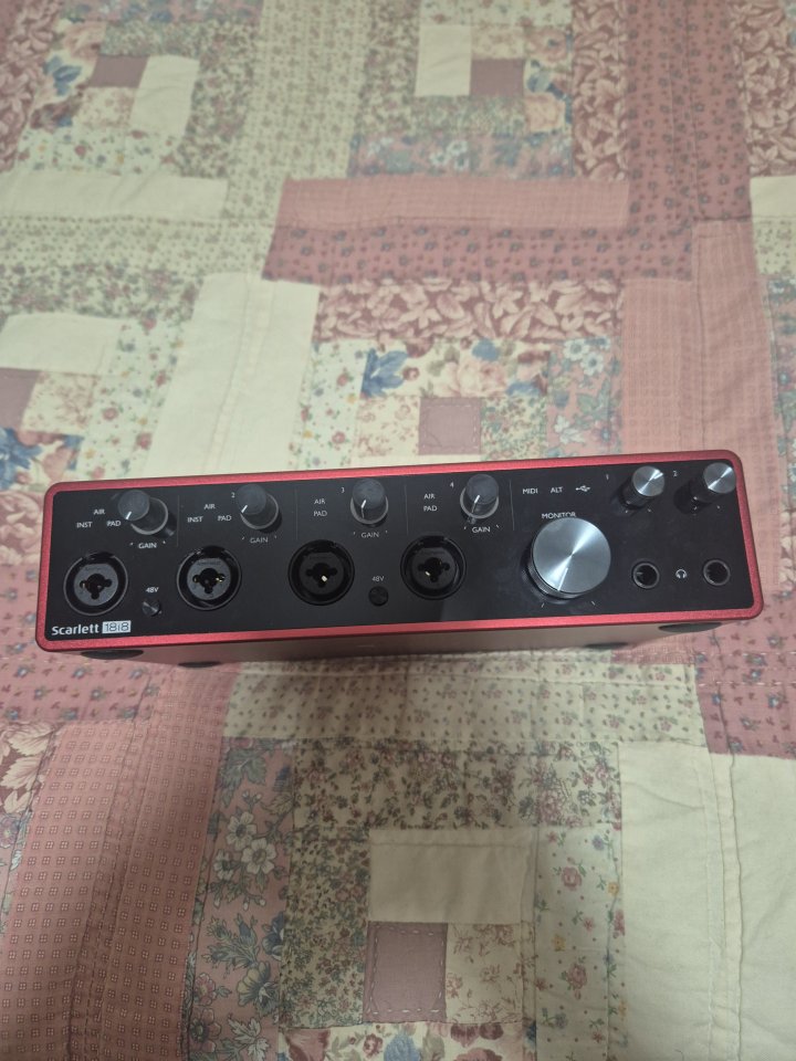 Focusrite Scarlett 18i8 (3rd Gen) de segunda mano · Foto 2 de 4 · Barcelona · 300 €