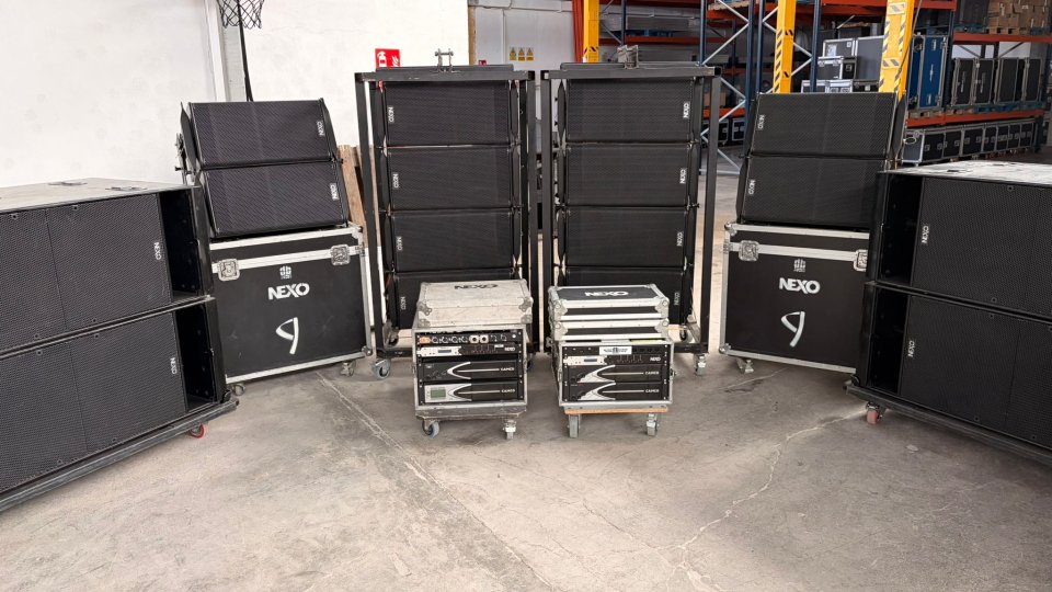 Equipo bi-amplificado ACTIVO NEXO GEO-S12 + RS18 + amplificación de segunda mano · Foto 1 de 7 · Murcia · 35000 €