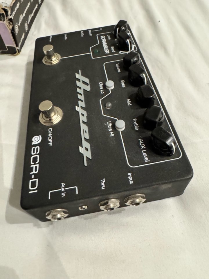 Ampeg SCR-DI de segunda mano · Foto 1 de 3 · Salamanca · 200 €